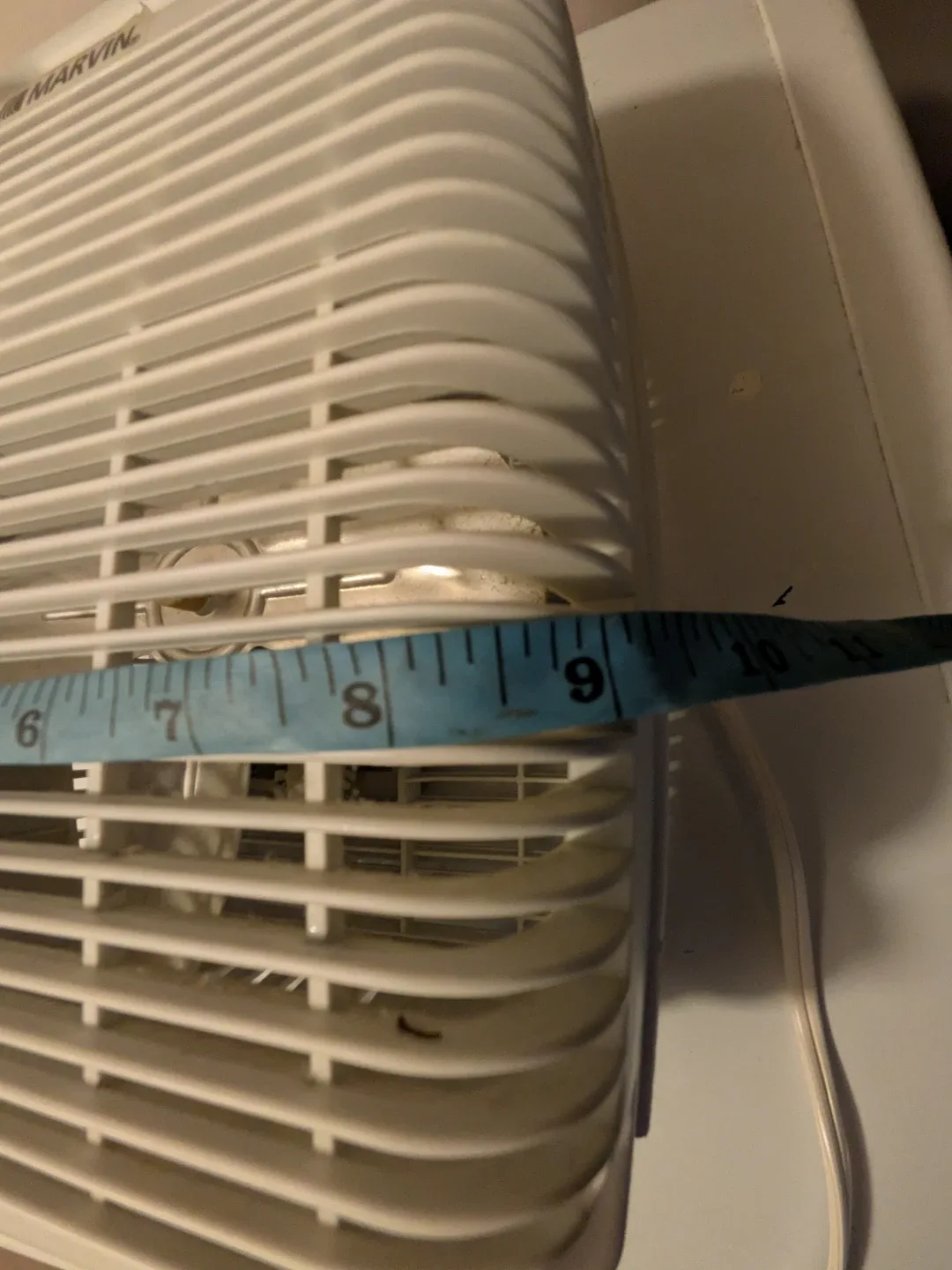 Marvin White Box Fan 9" x 12" image indicator(9)