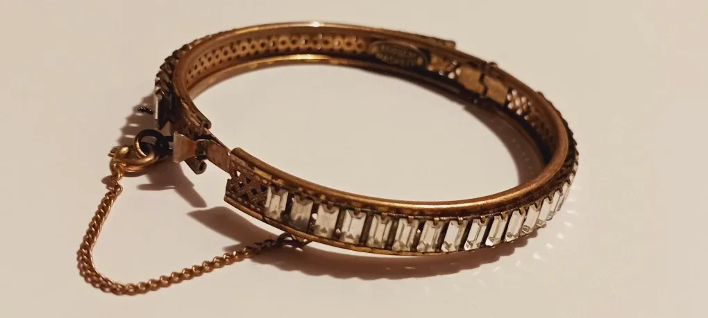 MIRIAM HASKELL SIGNED 1940s BANGLE BRACELET image indicator(4)