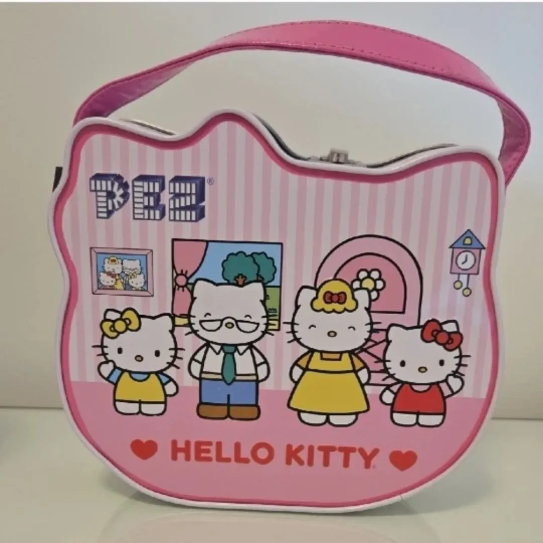 Hello Kitty Limited Edition PEZ Dispenser Set image indicator(2)