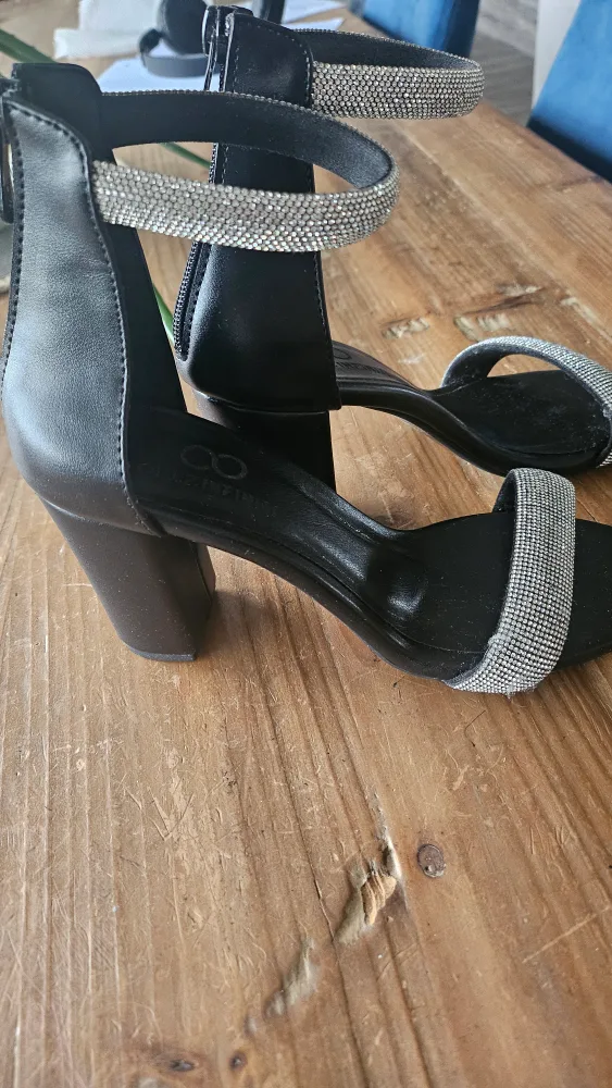 Heels - Size 38 - Black image indicator(3)