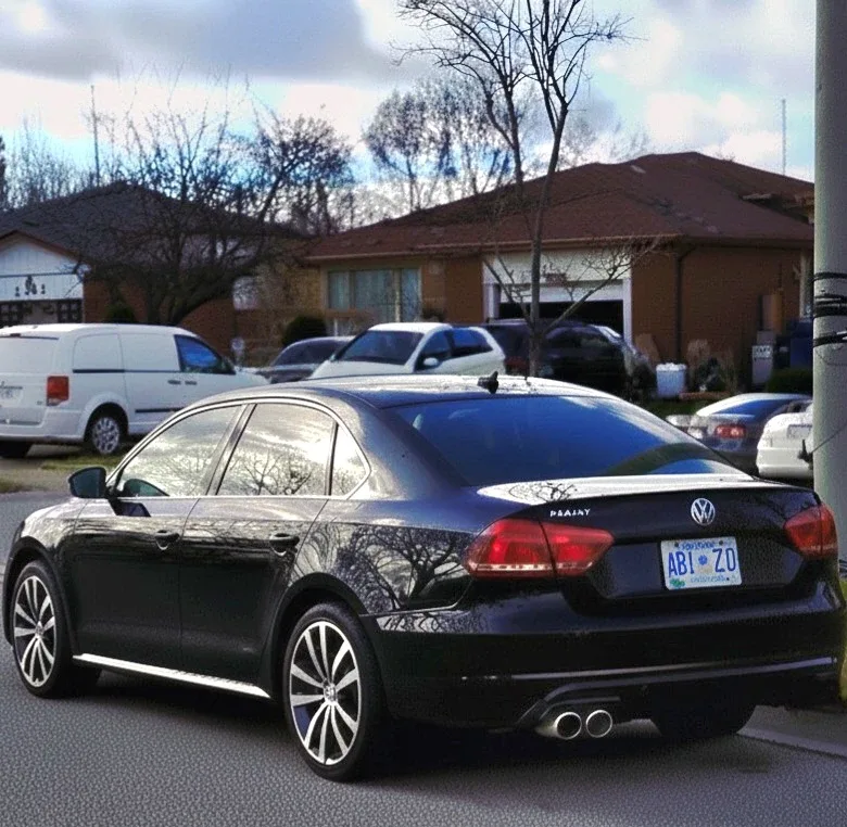 Volkswagen Passat - Black Sedan