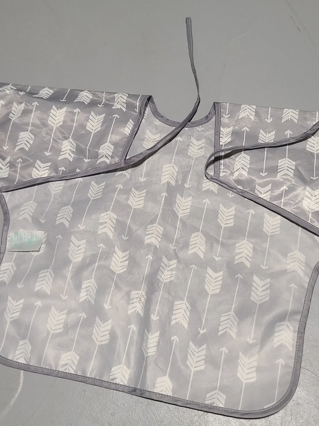 Bumkins Sleeved Bib - Grey Arrow Print image indicator(2)