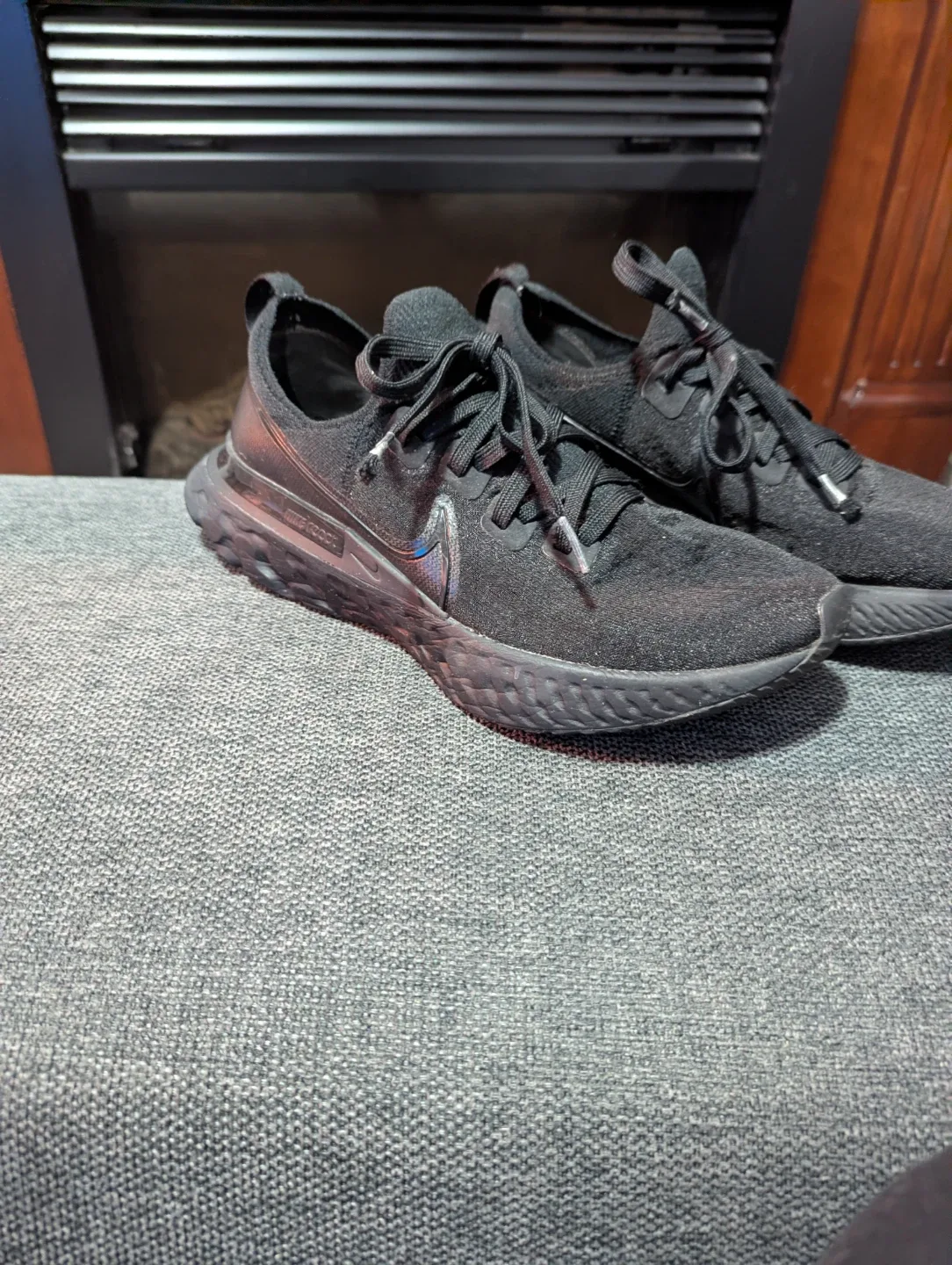 Woman Nike React Infinity Run Flyknit 3 Triple Black image indicator(2)
