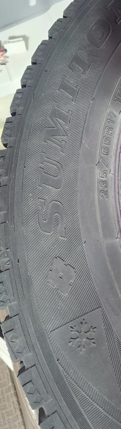Sumitomo Winter Tires - 235/65R17 - photo 3