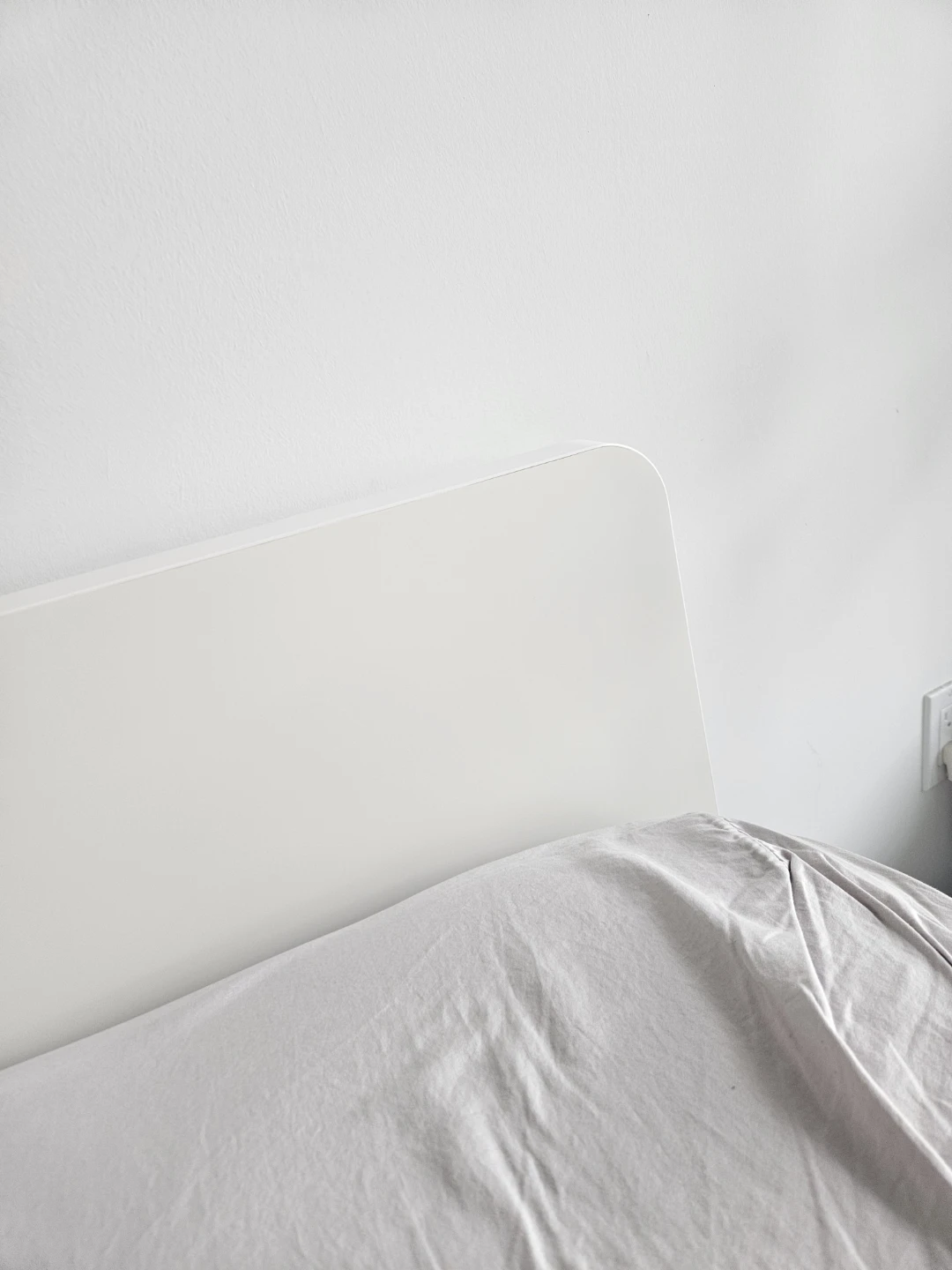 IKEA Vihals Bed Frame - White - photo 2