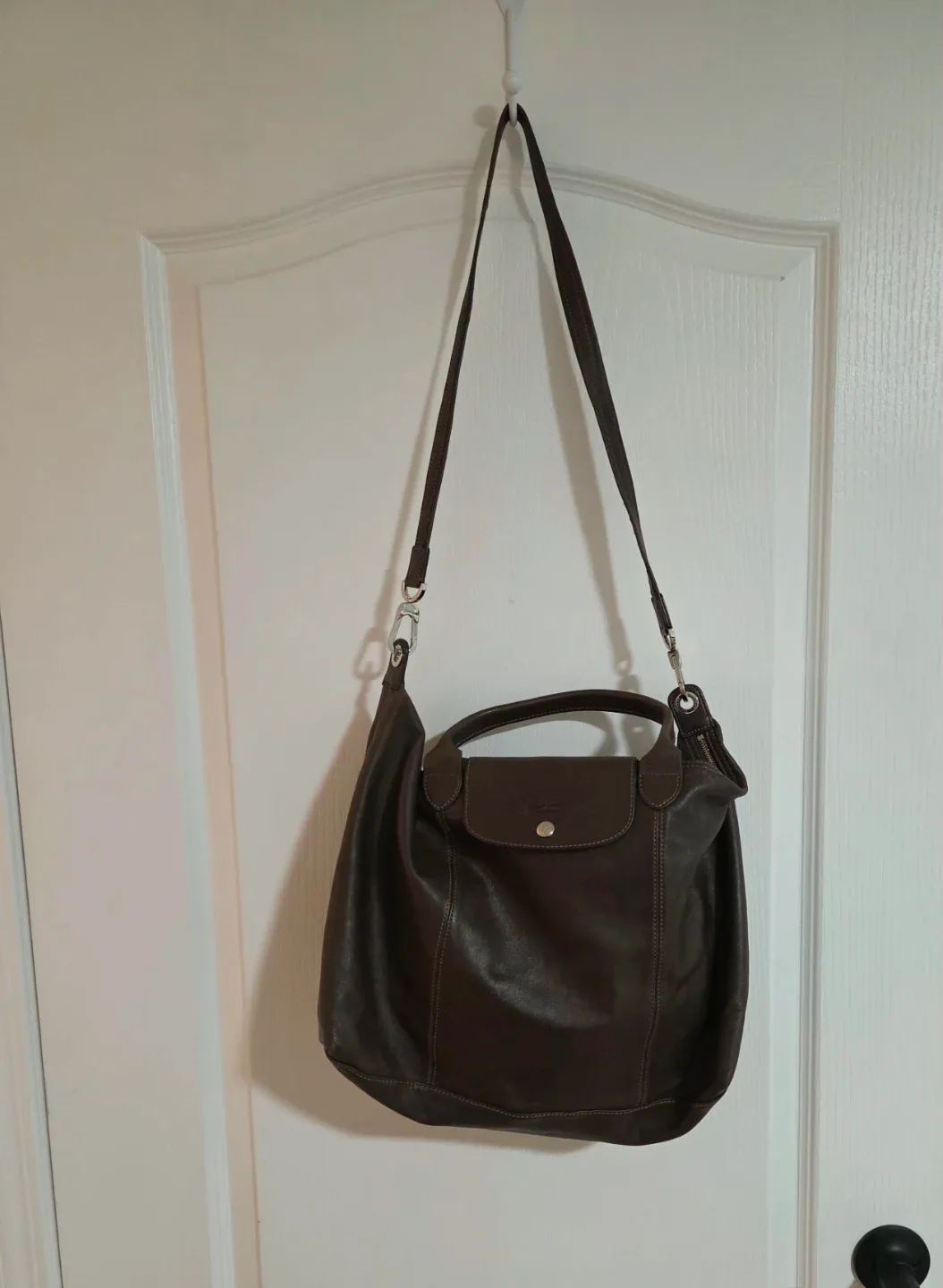Longchamp tote/crossbody image indicator(2)