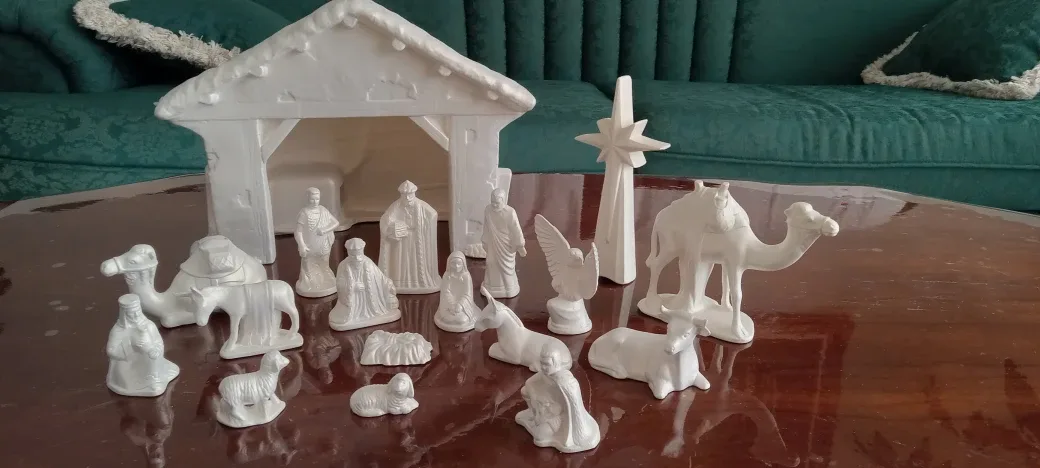 White Nativity Scene Set - 18 pcs