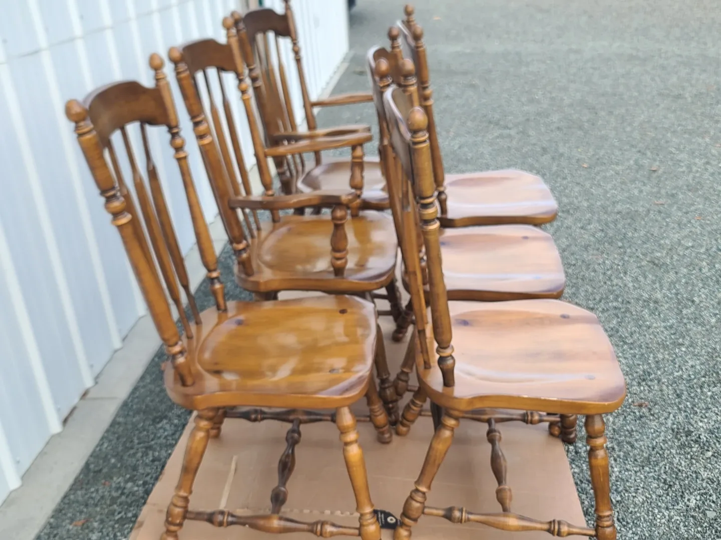 DINING TABLE WITH SET OF SIX DINING CHAIRS.