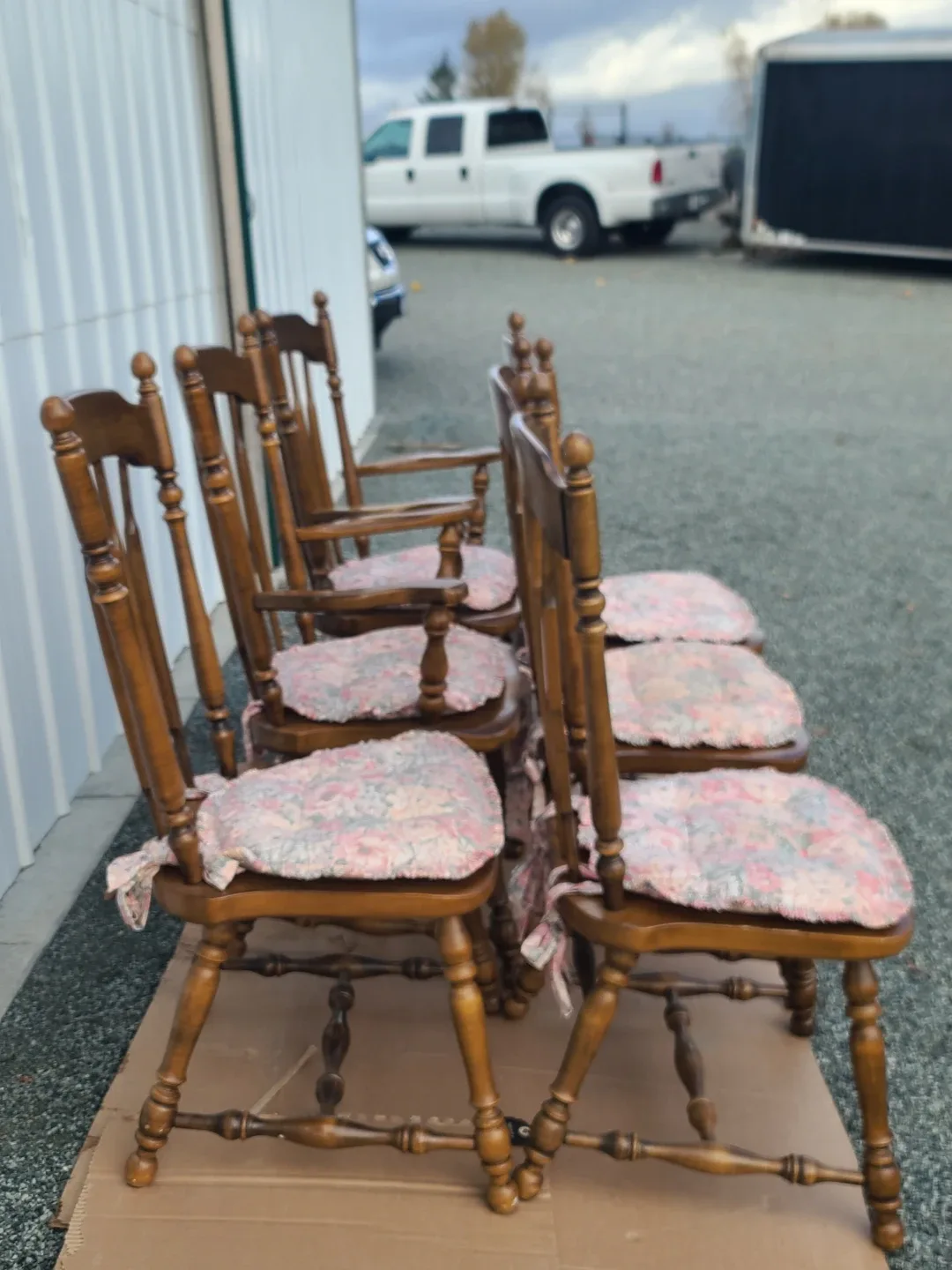 DINING TABLE WITH SET OF SIX DINING CHAIRS. image indicator(3)