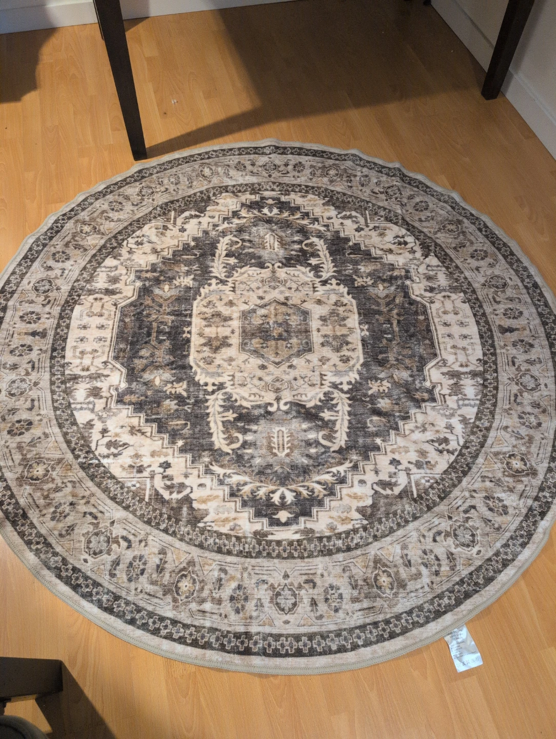 Round Area Rug - Polyester Surface