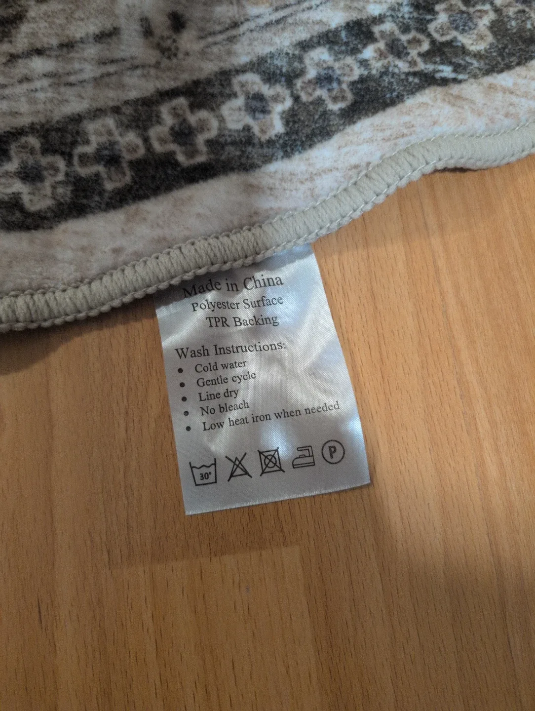 Round Area Rug - Polyester Surface image indicator(3)