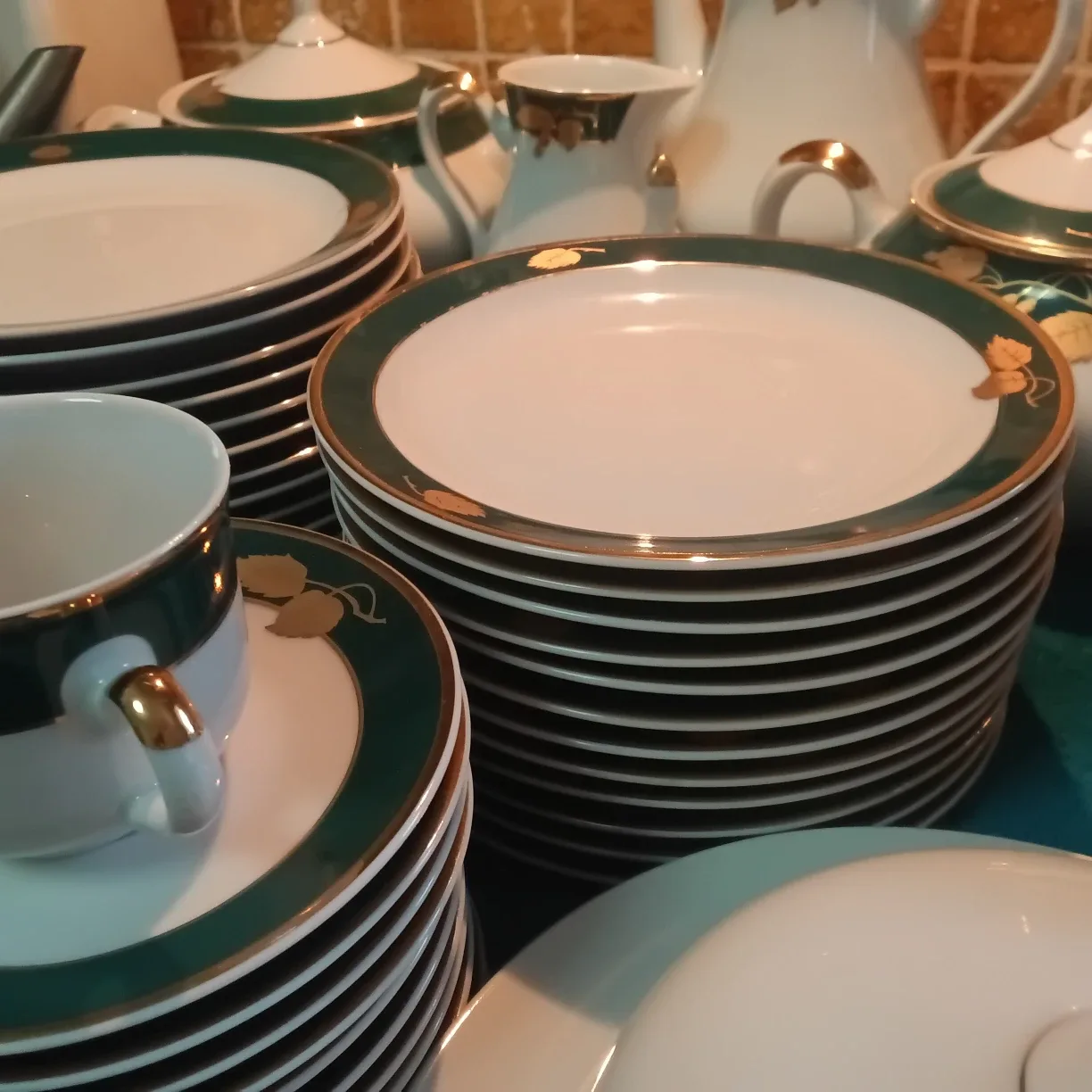 Lunch Set Thun " Carlsbad "  12 Persons  PLEASE READ DESCRIPTION image indicator(8)