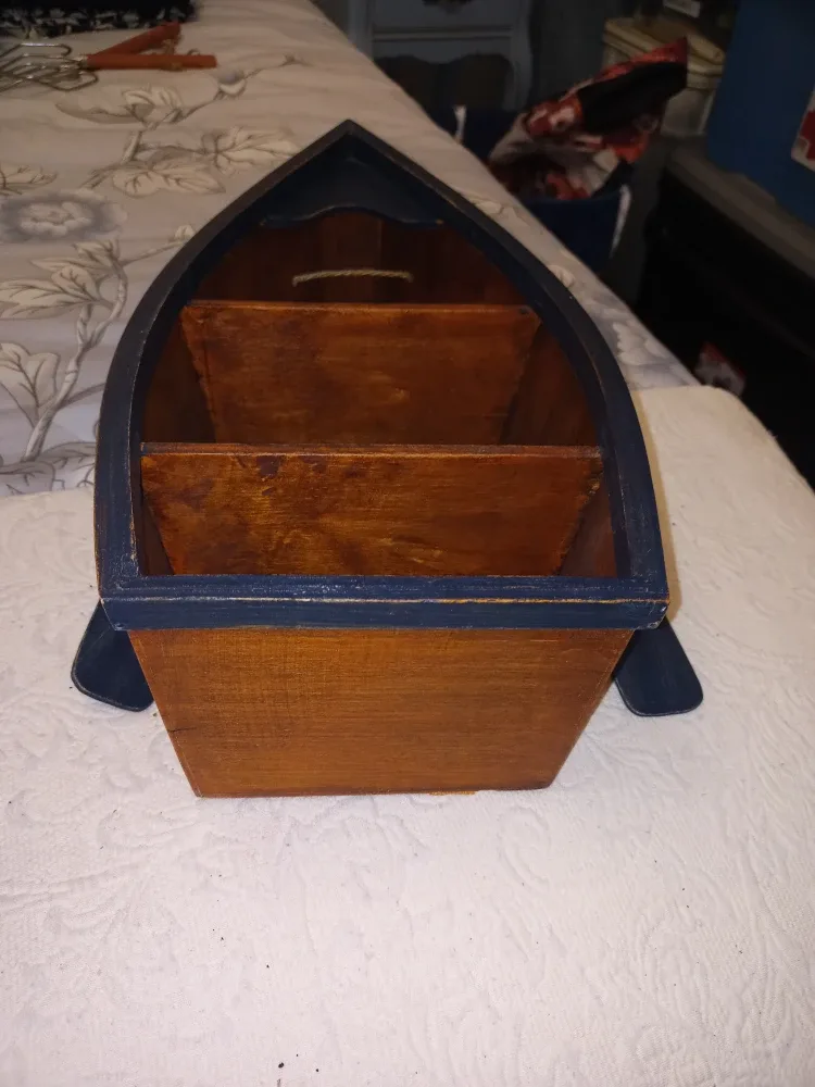 Row Boat Shelf - Folk Art image indicator(5)