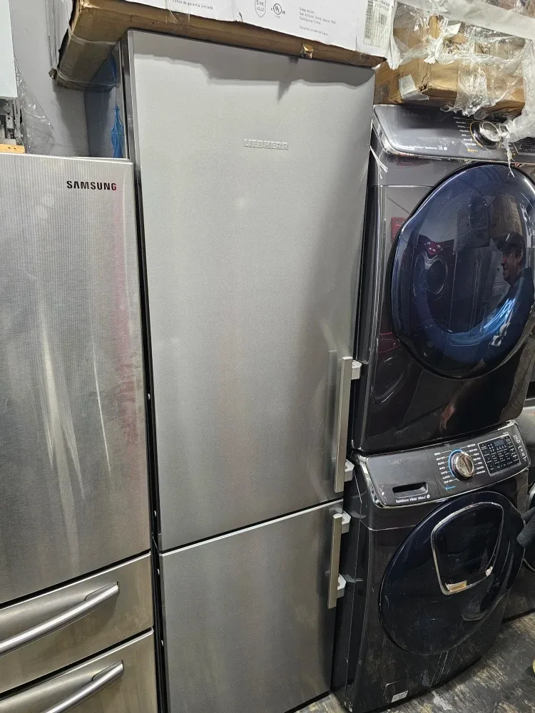 Liebher 24in Stainless steel bottom freezer refrigerator thumbnail