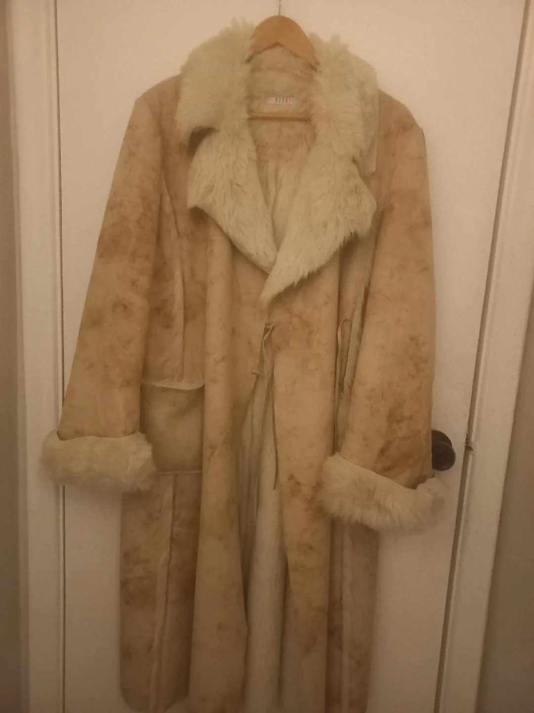 Vintage Shearling Coat image indicator(4)