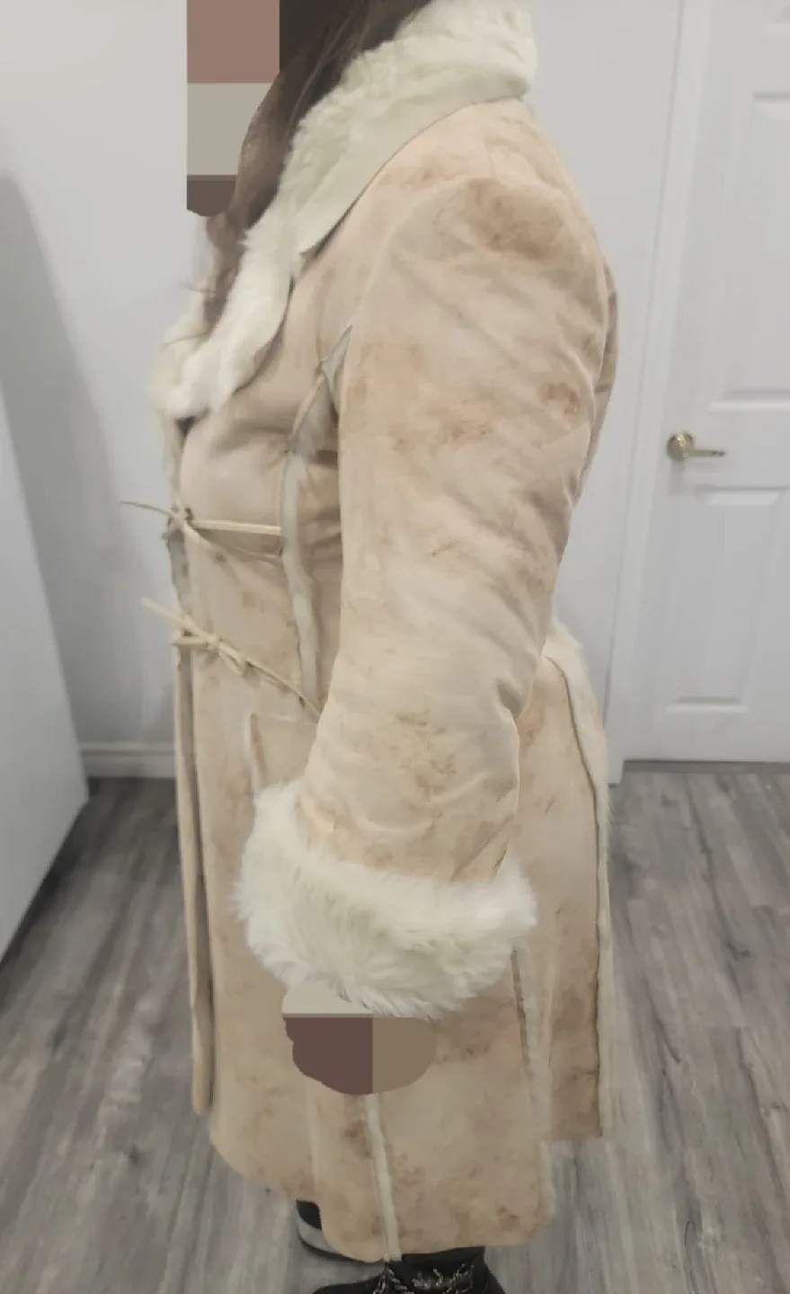 Vintage Shearling Coat image indicator(5)