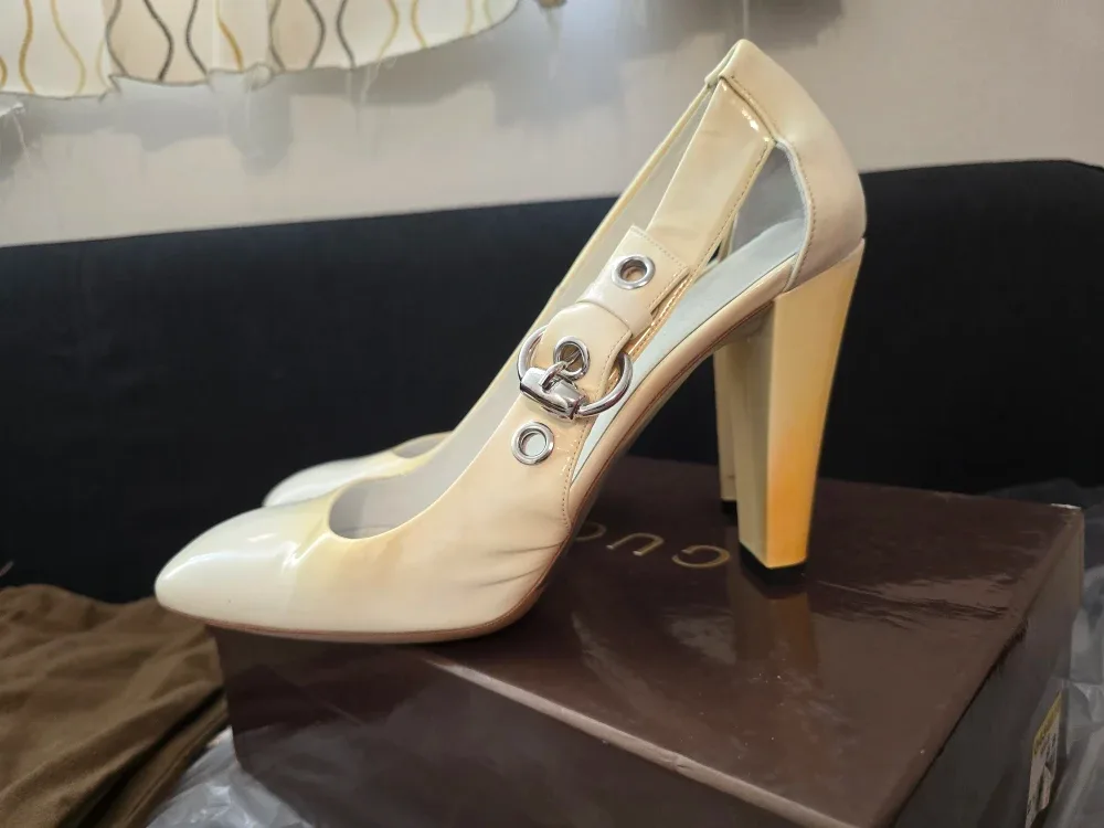 VINTAGE Gucci Heels Size 9 Beige ( AS IS ) image indicator(3)