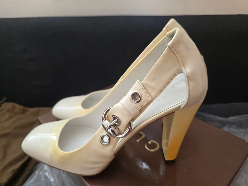 VINTAGE Gucci Heels Size 9 Beige ( AS IS ) image indicator(4)