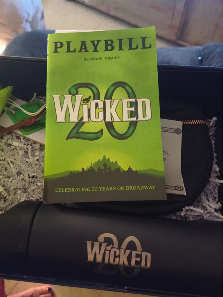 Wicked 20th Anniversary Broadway Gift Set - photo 3