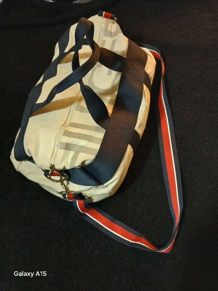 Tommy Hilfiger Duffle Bag image indicator(2)