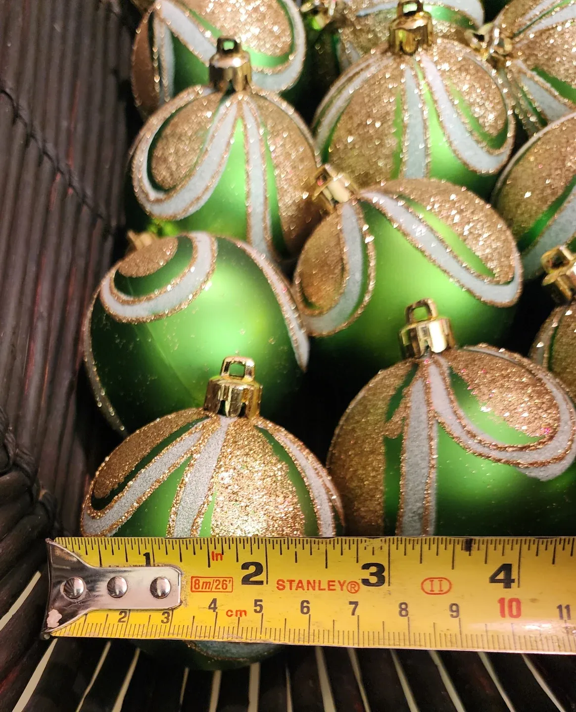 Green & Gold Christmas Ornaments image indicator(2)