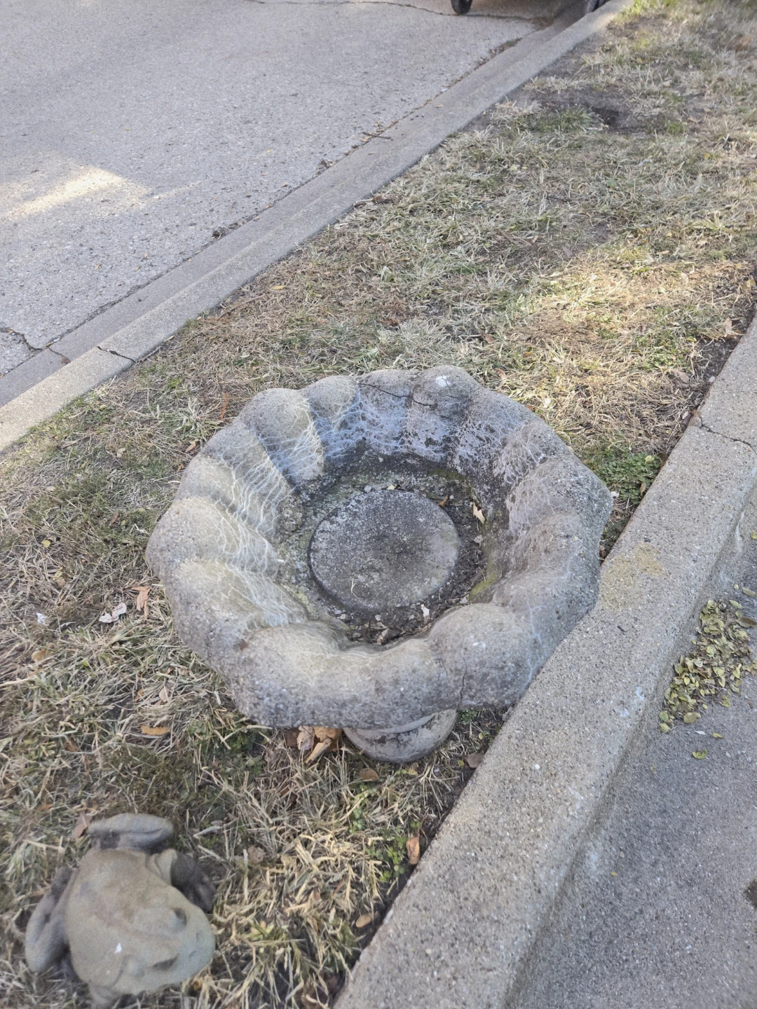 2 pc Concrete Bird Bath - photo 2