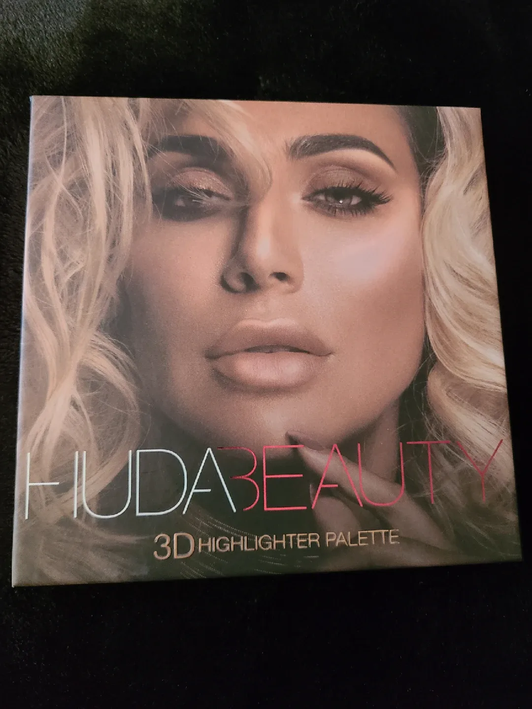 Huda Beauty 3D Highlighter Palette image indicator(2)