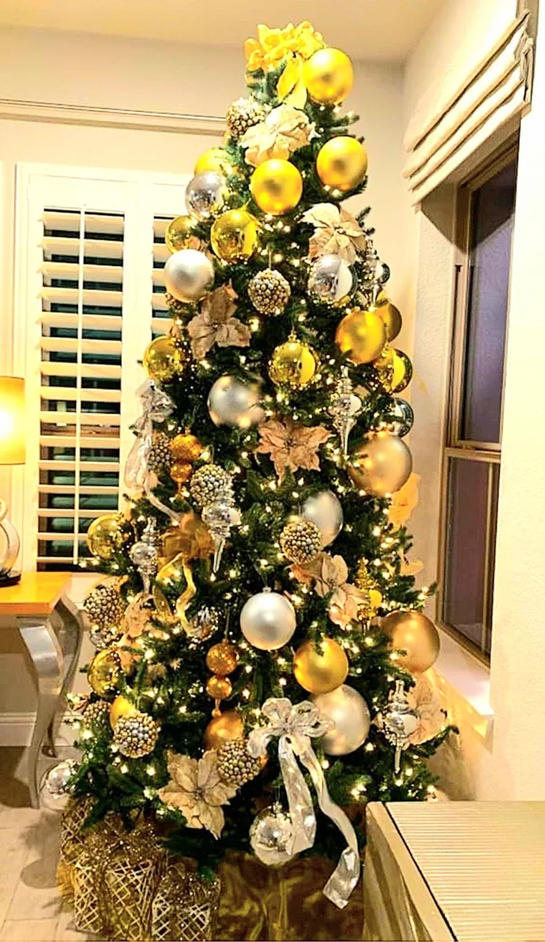 🎄Large Gold Glitter Christmas Ball Ornament 9 Inches Tall🎄