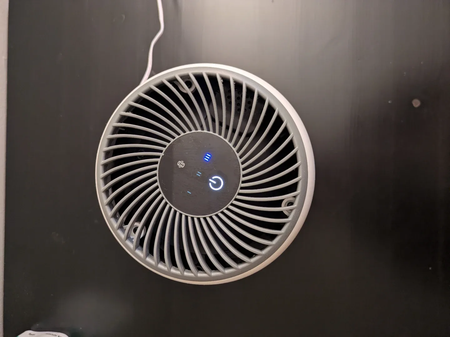 Levoit Air Purifier - White image indicator(2)