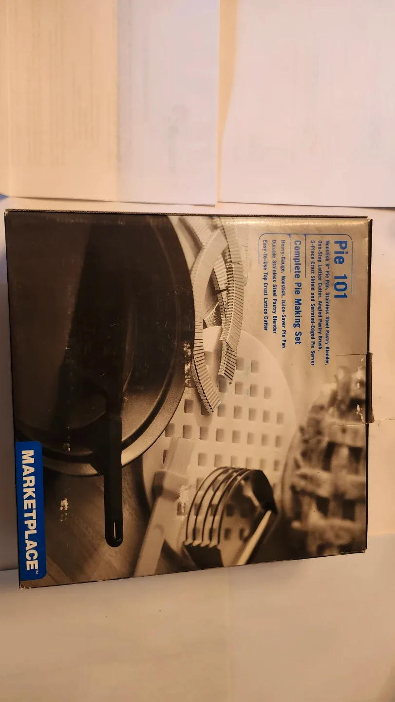 Brand New Pie 101 Complete Pie Making Set