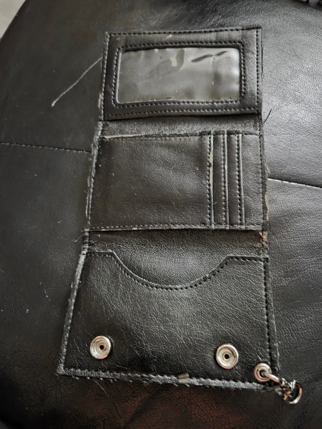 🤎#FREE Transformers Bi-Fold Chain Wallet image indicator(2)