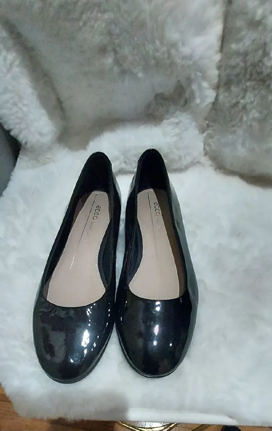 ECCO Women's Black Patent Leather Flats Size 39 thumbnail