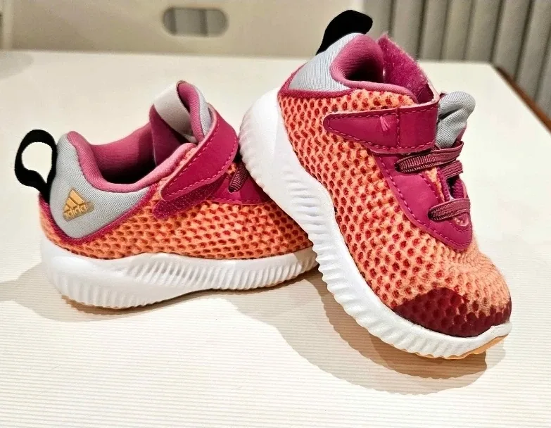 Adidas Infant/Toddler Running Shoes (Size 4)