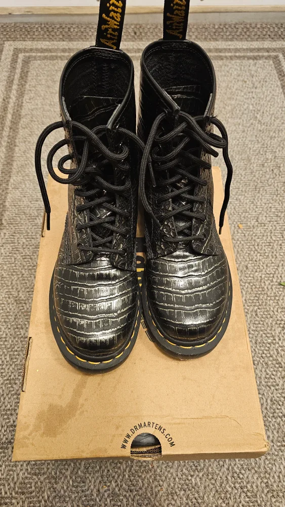 Dr. Martens 1460 W Gunmetal Wild Croc Emboss Boots - US 6 image indicator(5)