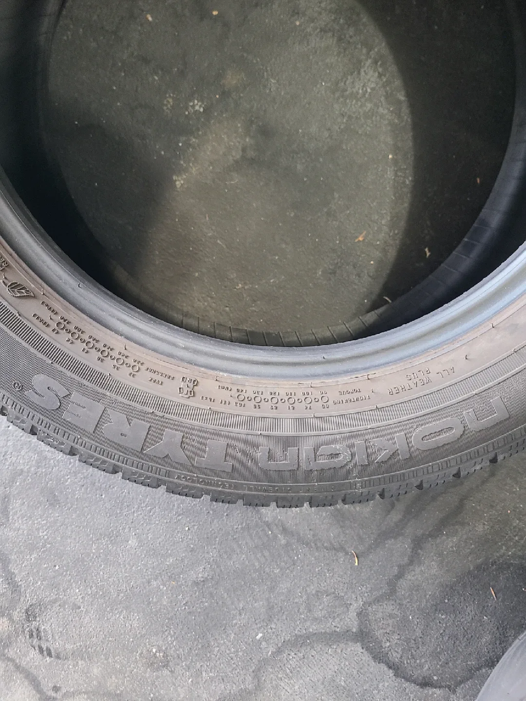 Nokian WR G4 Tire - 225/55R17 image indicator(4)