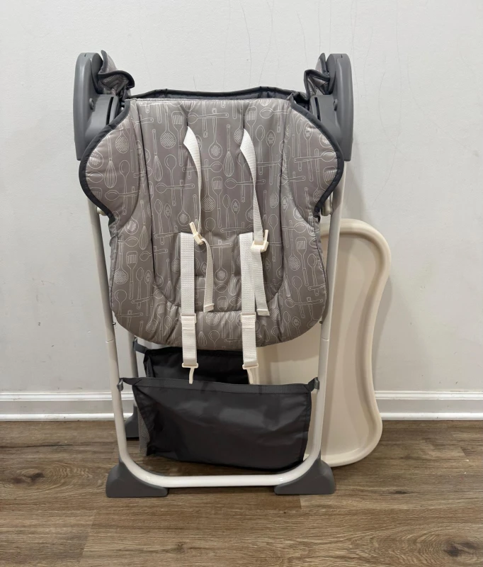 Graco Slim Snacker Foldable High Chair - Gray - photo 3