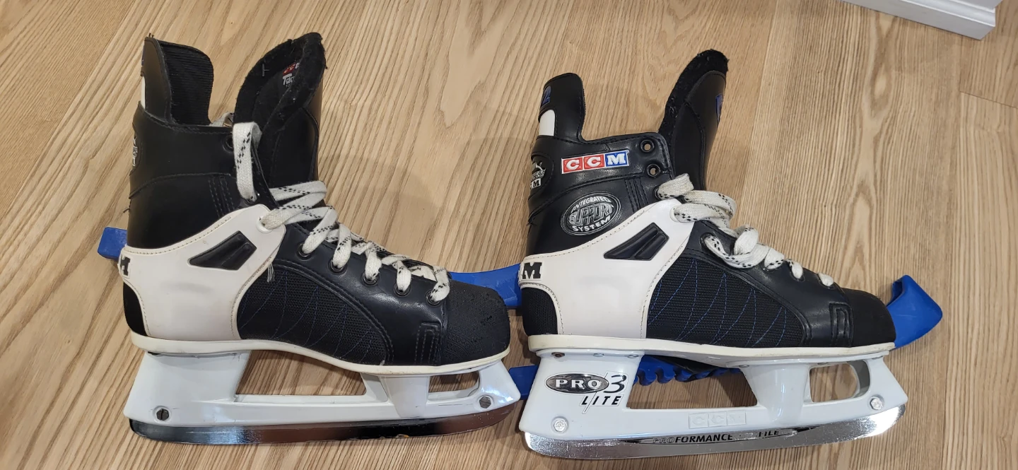 Adult CCM Hockey Skates