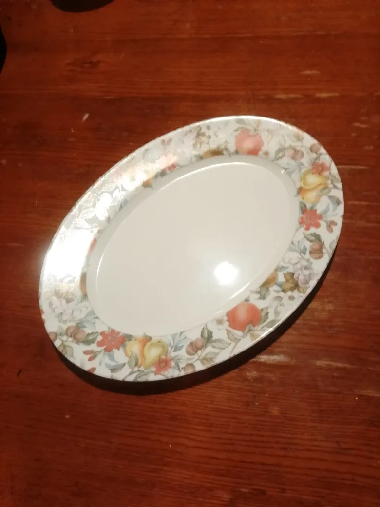 Oval Serving Plate with Floral Design Very nice. image indicator(2)