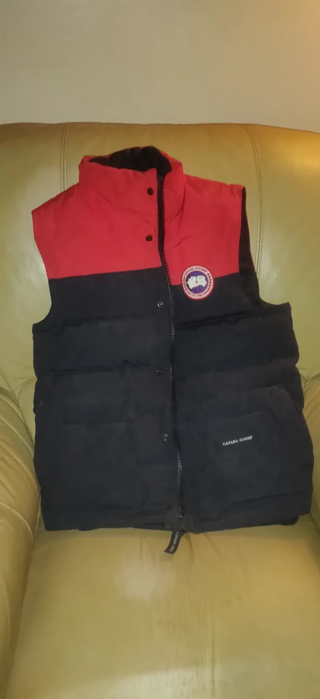 Canada Goose Padded Vest - Size XS image indicator(4)