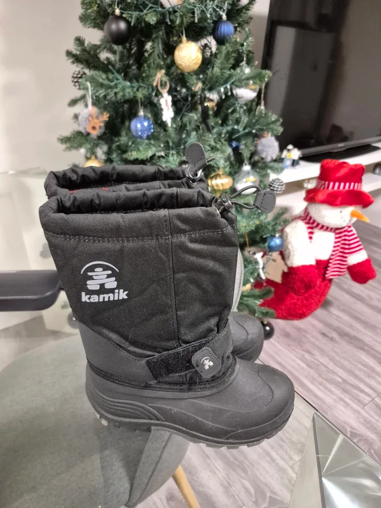 Kamik Black Snow Boots - Size 4 image indicator(2)
