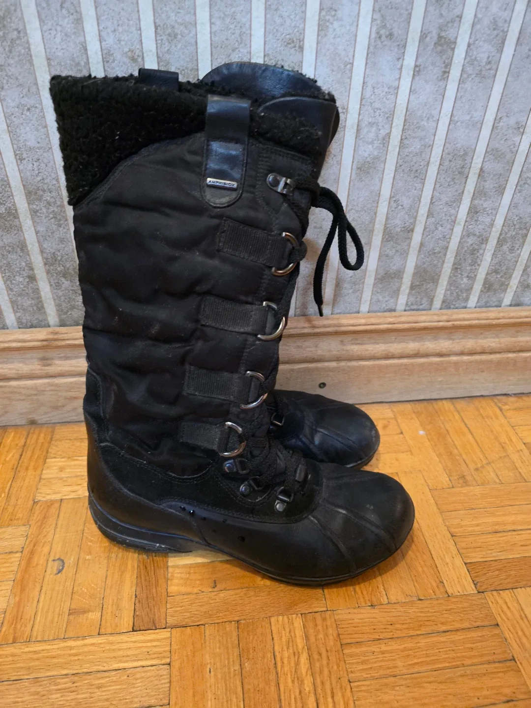 Womens GEOX Black Winter Boots IN GUC size 8 image indicator(6)