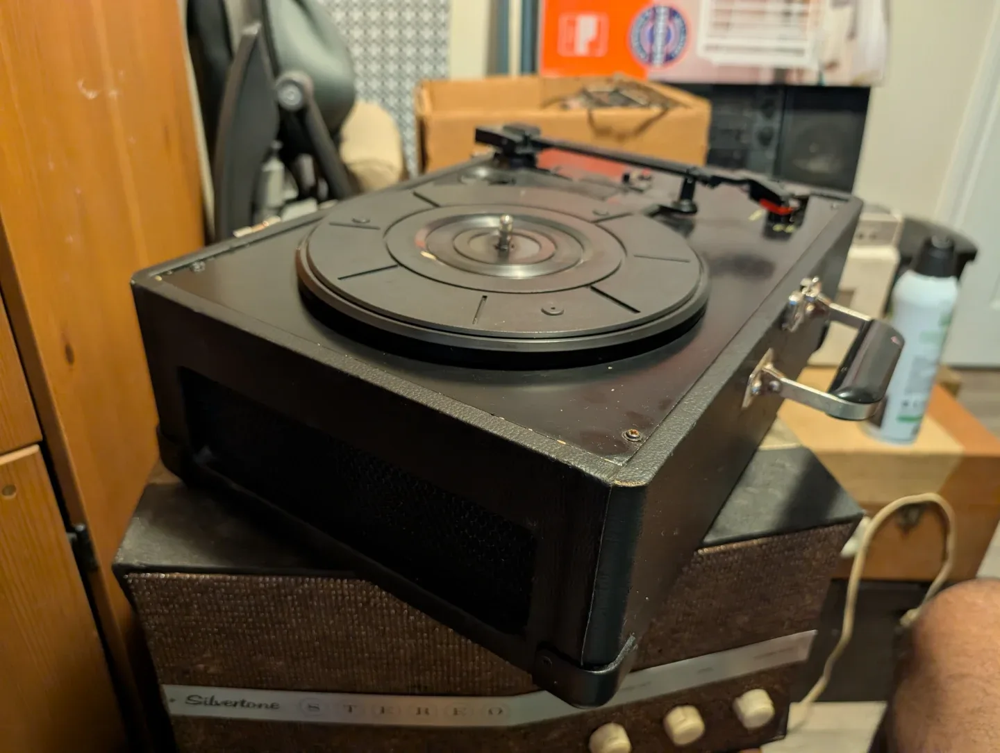 Vintage Suitcase Record Player - Black Crosley CR49 image indicator(5)