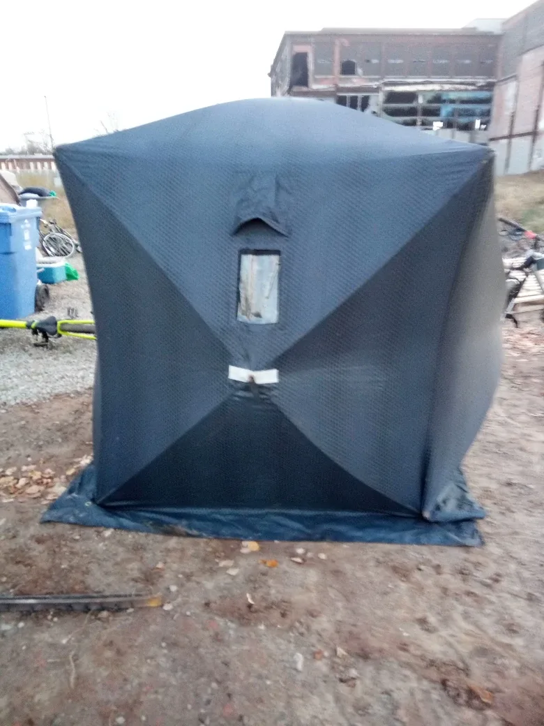 SAIL Igloo 3 ice fishing shelter image indicator(4)