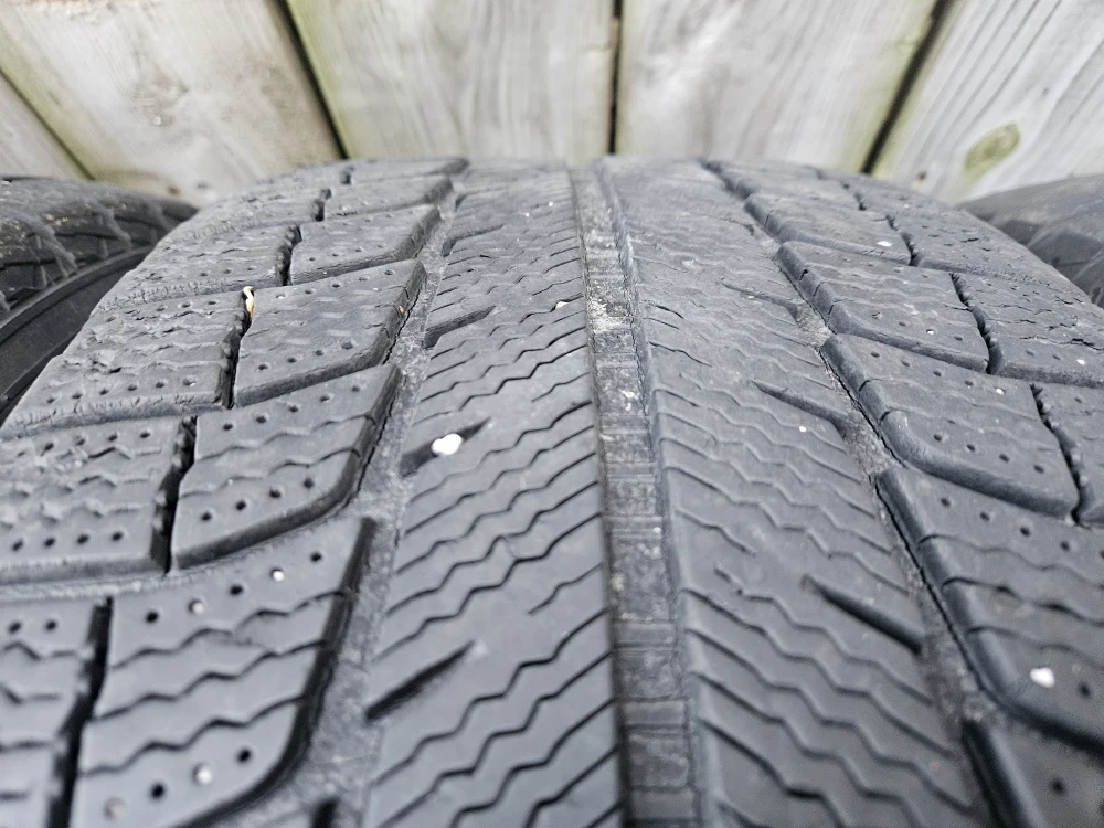 245/60R18 Winter Tires on rims - photo 3