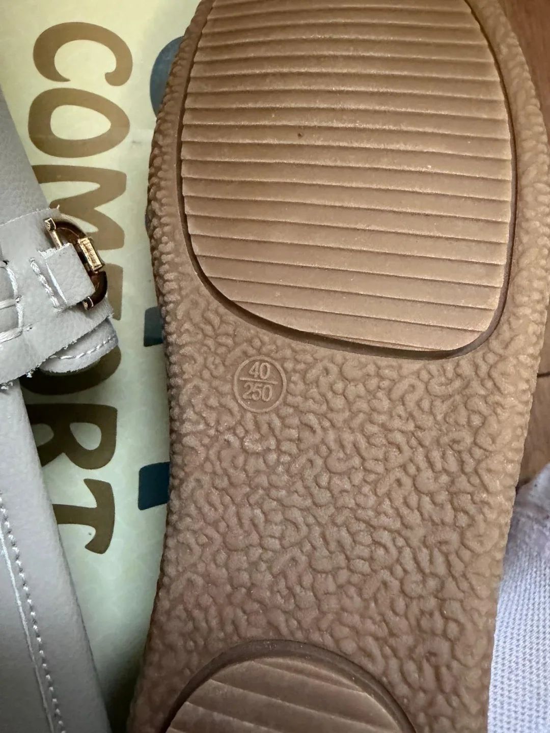 Soft Comfort Elyse Black Loafers - Size 8W image indicator(4)