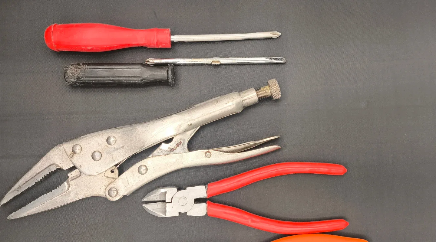 Assorted Hand Tools image indicator(5)