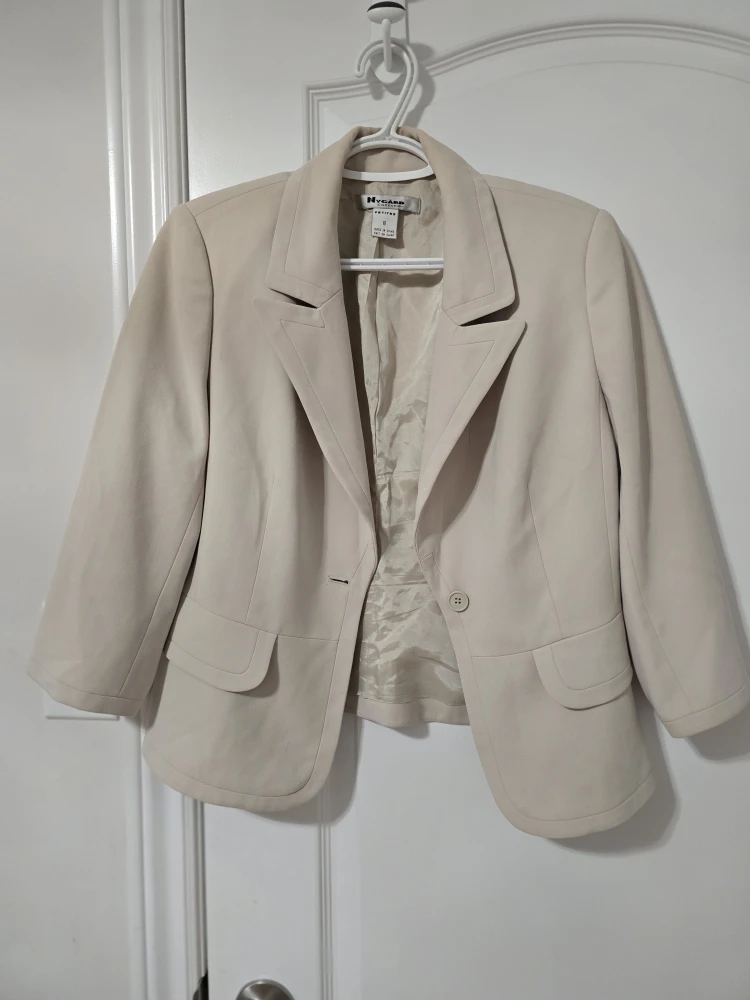 Dresses and Blazers - photo 3