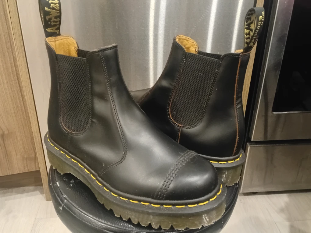 BRAND NEW Dr. Martens Chelsea Boots, Black - photo 2