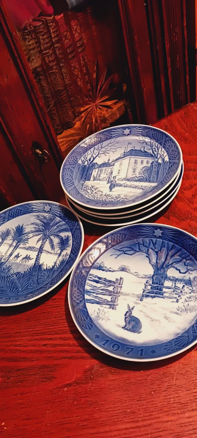 BEST OFFER! Collection of 6×Royal Copenhagen Christmas 🎄 Plates image indicator(4)