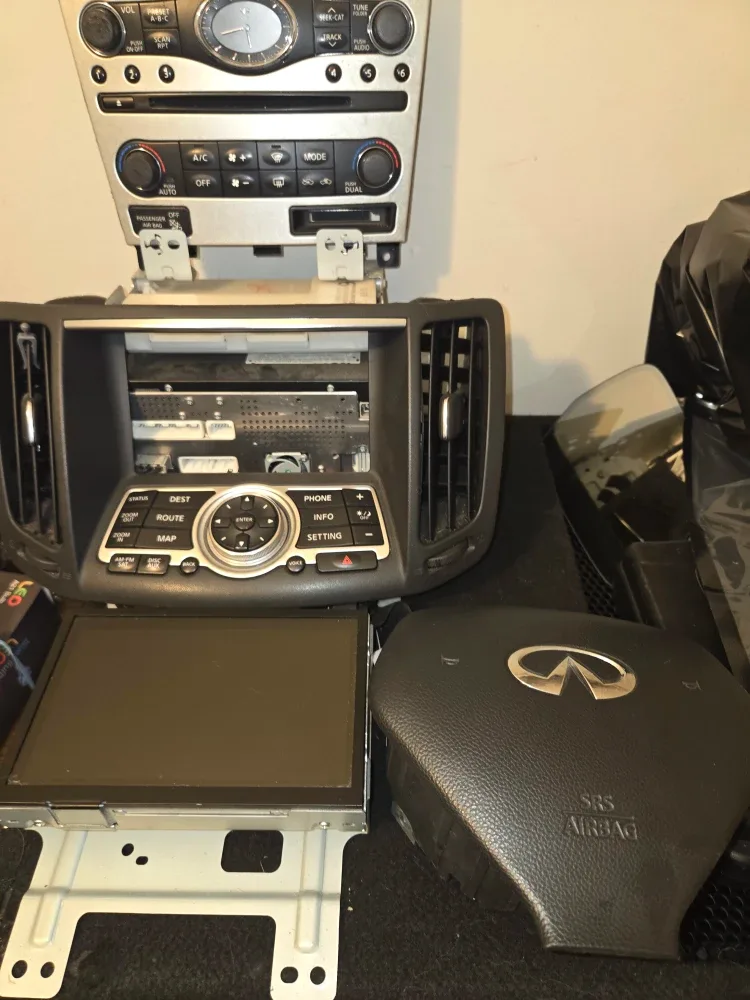 Infiniti Car Stereo System & Airbag